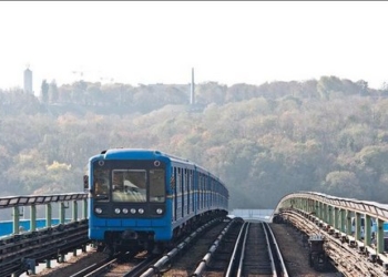 Проектировщик: Мост-метро в Киеве может рухнуть в любой момент