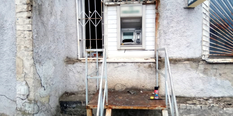 В Харькове неизвестные взорвали банкомат и украли деньги