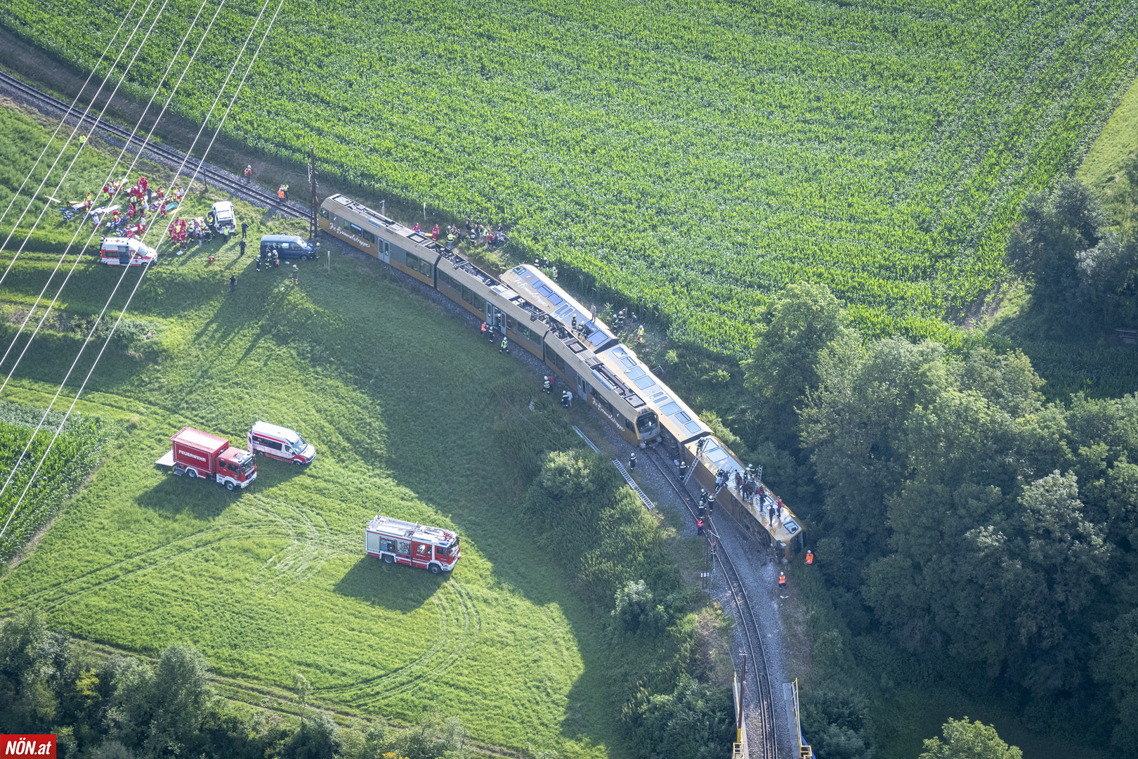 В Австрии сошел с рельсов пассажирский поезд