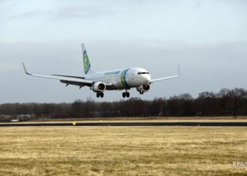 В Португалии самолет экстренно сел из-за вонючего пассажира