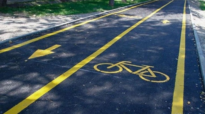 Устройство велосипедных дорожек и полос на дорогах в Украине теперь станет обязательным