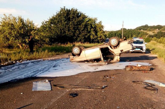 На Николаевщине перевернулась “шестерка”, набитая подростками, 17-летний водитель погиб