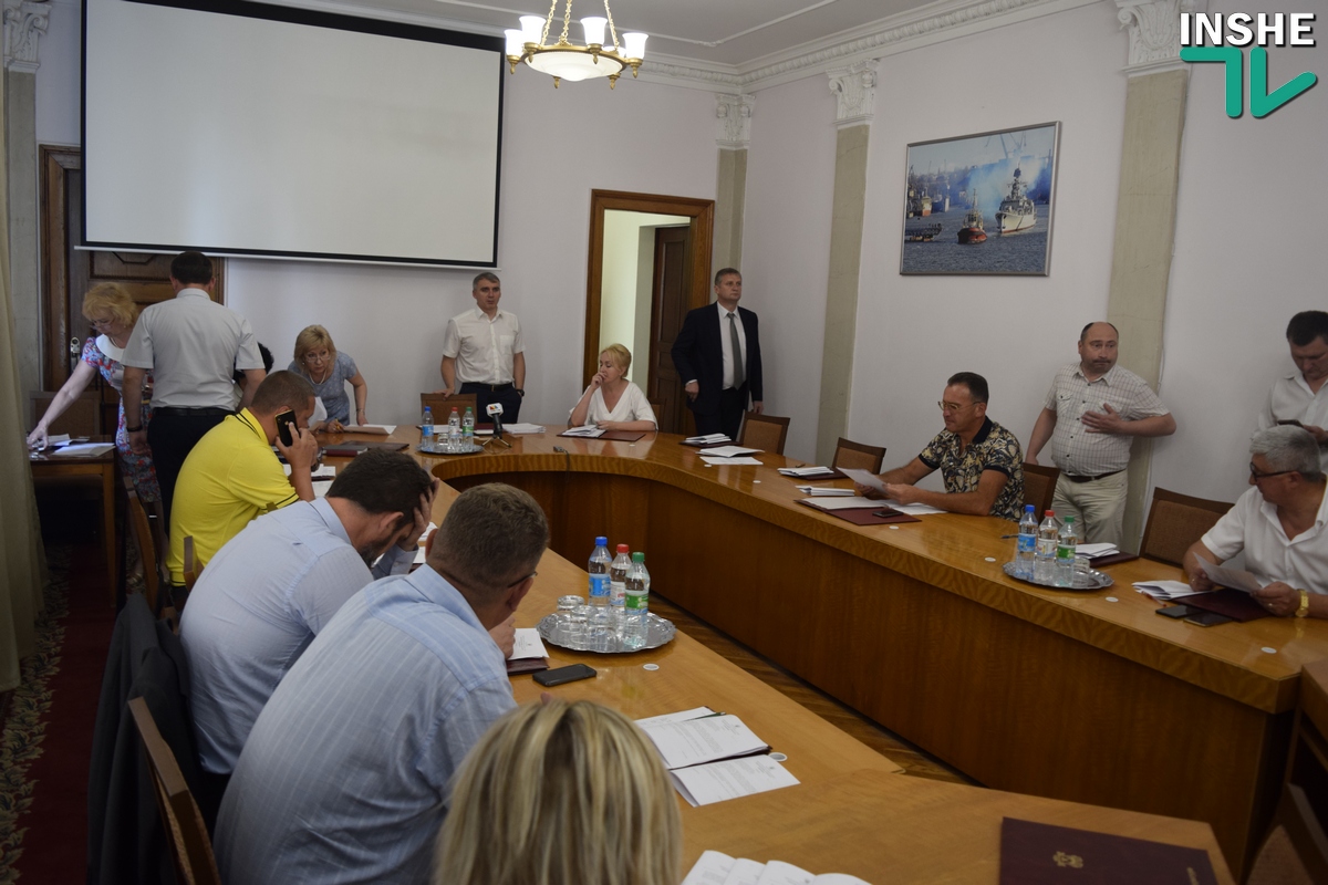 В Николаеве маршрутчики пришли на исполком требовать повышения тарифов на проезд