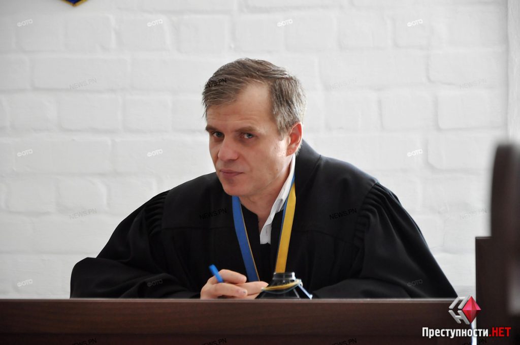 Суд выбрал меру пресечения двум полицейским-взяточникам из Баштанки 7