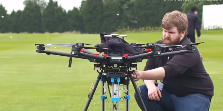 Концепция саморемонтирующихся городов. В Англии ремонтом дорог займутся дроны с 3D-принтерами