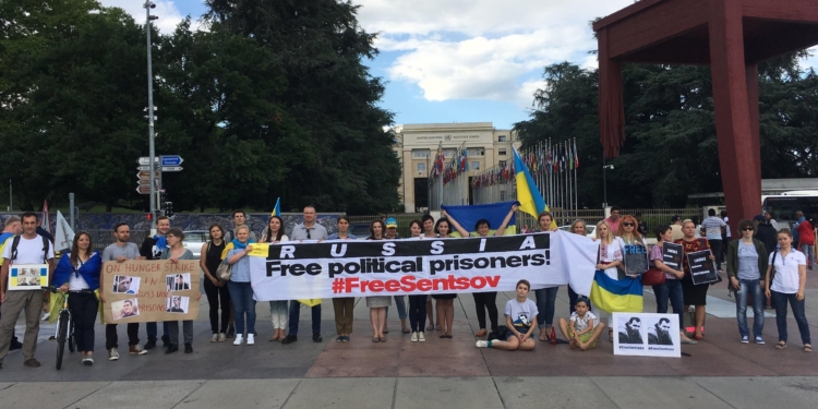 В постпредство РФ при ООН в Женеве передали письмо с требованием освободить Сенцова