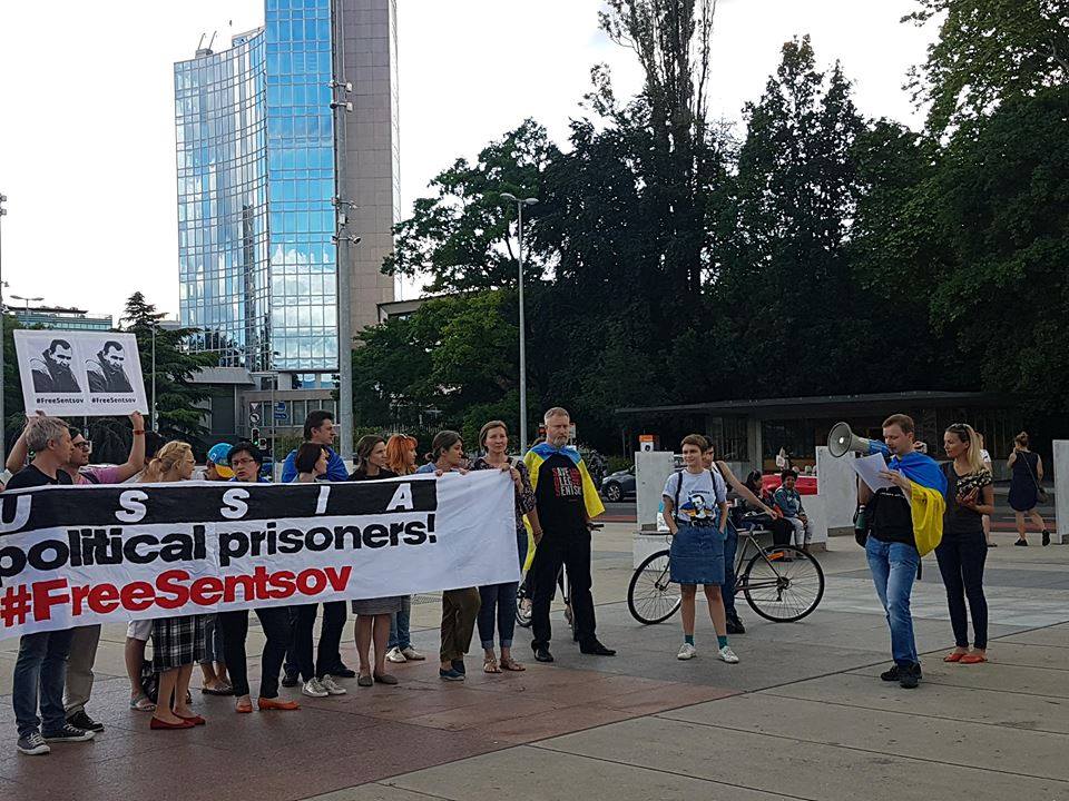 В постпредство РФ при ООН в Женеве передали письмо с требованием освободить Сенцова 3