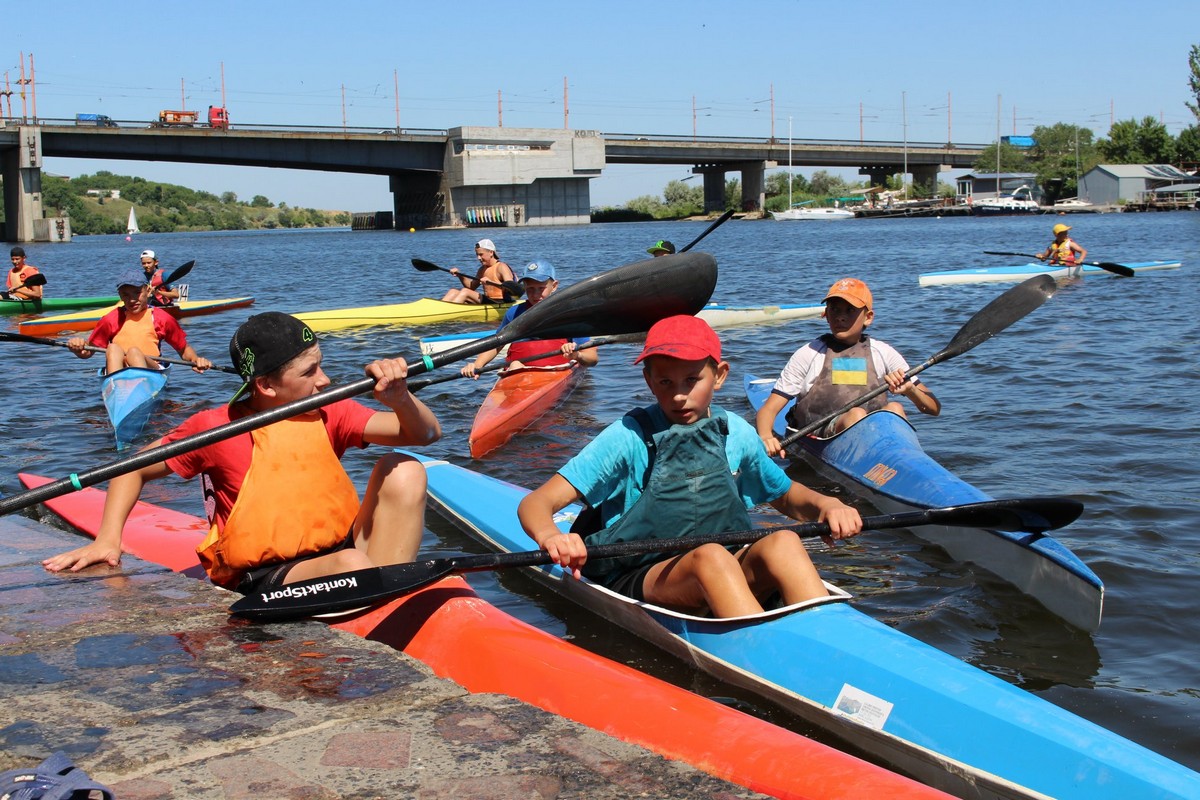 На открытом первенстве Николаева по гребле на байдарках и каноэ выступили спортсмены из 4 областей