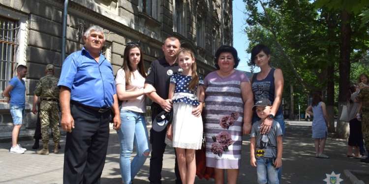 На стажировку в Луганскую область отправился отряд из 27 николаевских полицейских