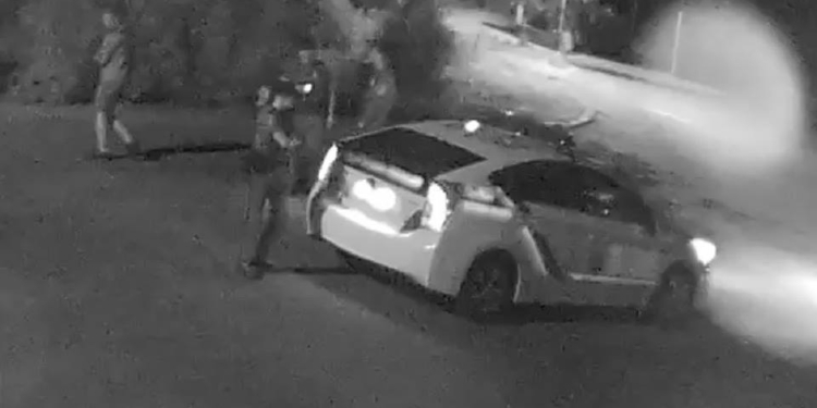 «Прошло три недели» – Депутат раскритиковал николаевскую полицию, которая вяло расследует случай с разобранной остановкой