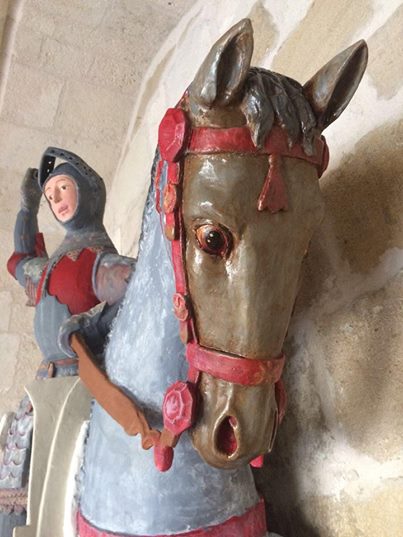 В Испании решили обновить средневековую скульптуру Георгия Победоносца. Ох, зря 5