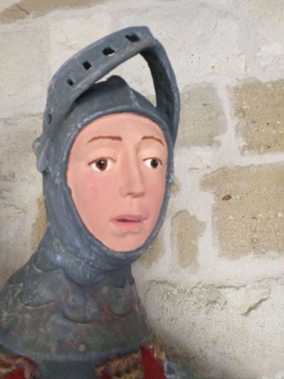 В Испании решили обновить средневековую скульптуру Георгия Победоносца. Ох, зря 3