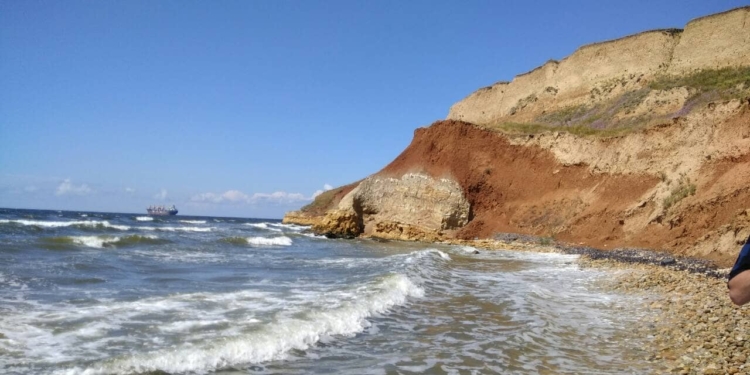 На Николаевщине неожиданный прилив едва не погубил двух девушек. На помощь вовремя пришли спасатели