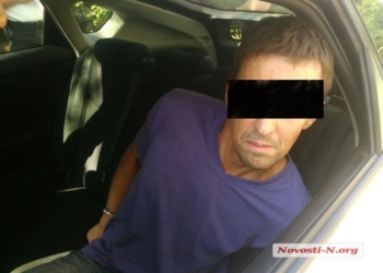 Николаевские полицейские в погоне за грабителем открыли огонь из табельного оружия