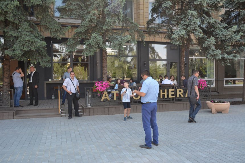 «Антикоррупционному» департаменту поручили проверить кафе «Атмосфера» на Соборной площади 1