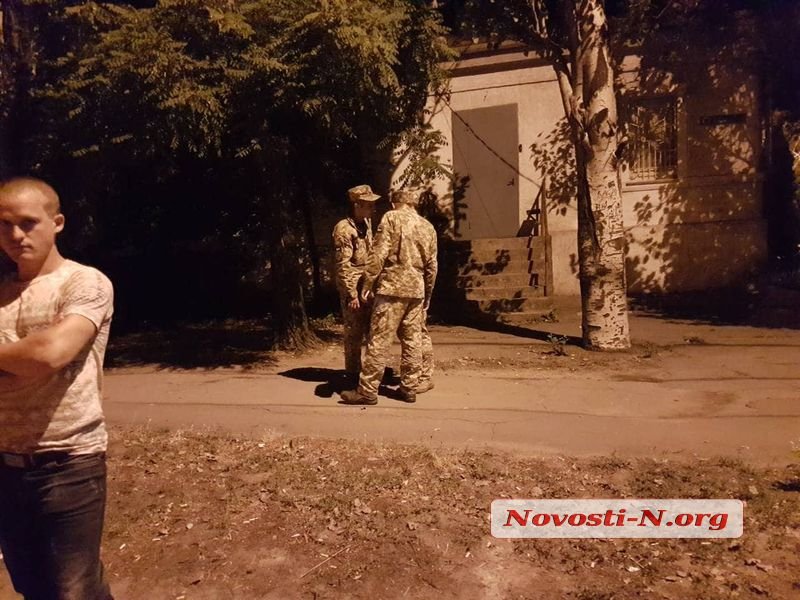 Водитель на «Ауди» в центре Николаева сбил военного 11
