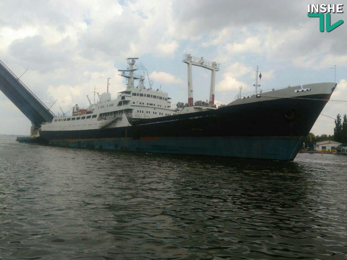 В Николаев на ремонт зашло научно-исследовательское судно «Святая Ольга» 9