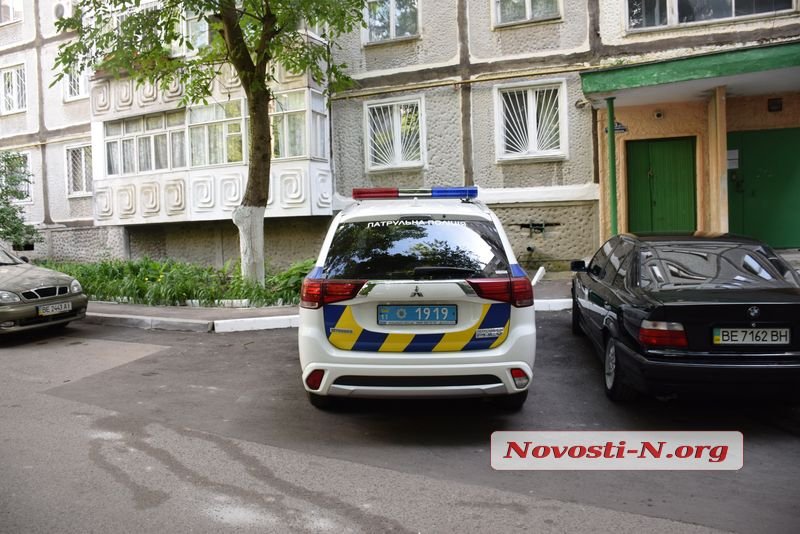 Туманная история: в одной из квартир в Николаеве, где жили пожилая женщина и ее сын, обнаружились две мертвых женщины (18+) 9
