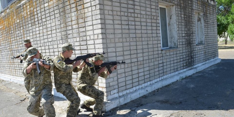 Личный состав стрелкового батальона Николаевского ОВК успешно прошел все этапы одиночной подготовки на полигоне