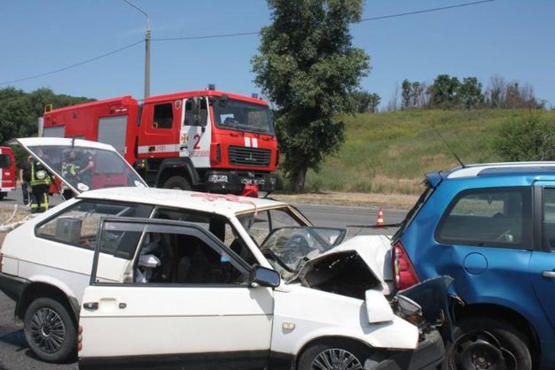 Массовое ДТП в Запорожье: два человека погибли и пять пострадали 1