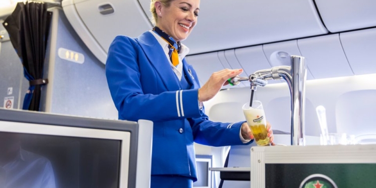 С кем летать хорошо. Названы лучшие авиакомпании мира в 2018 году