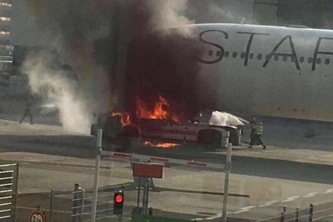 В аэропорту Франкфурта загорелся самолет