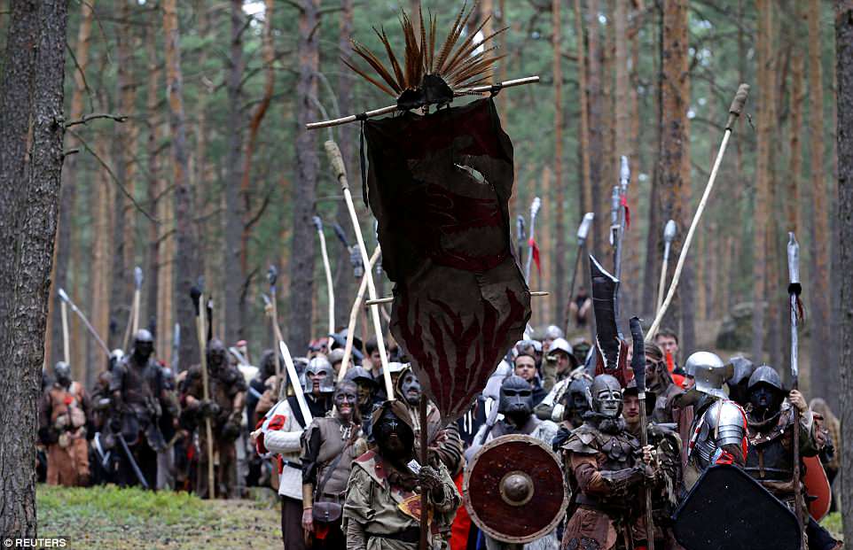 В Чехии отгремела «битва за Средиземье» - более тысячи поклонников «Хоббита» встретились на поле боя 11