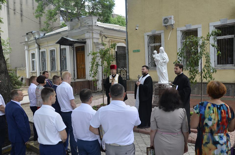 В Николаеве освятили скульптуру Девы Марии, установленную за средства работников прокуратуры Николаевской области 13