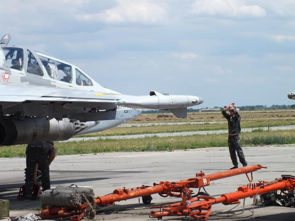 Над Николаевщиной активно летают – и опытные авиаторы, и курсанты 11