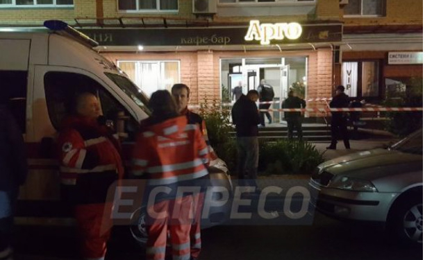 Владелец киевского ресторана после конфликта с посетителями начал стрелять: 1 человек убит, двое ранены