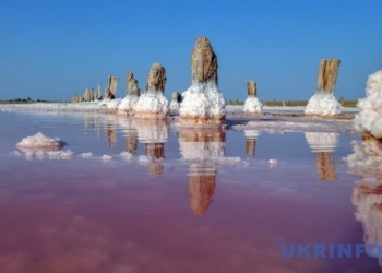 Уникальное Лемурийское озеро на юге Херсонщины: необычная история популярности