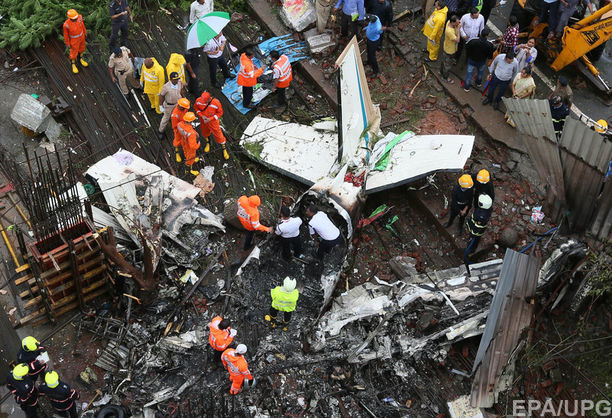 В Индии разбился небольшой пассажирский самолет: пятеро погибших 1