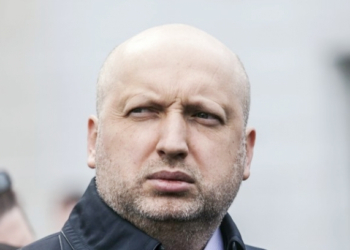 Турчинов считает, что закрепление в Конституции курса на ЕС и НАТО будет консолидировать Украину