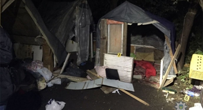 Полиция задержала нападавших на лагерь ромов во Львове. Среди них семеро несовершеннолетних