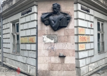Во Львове уничтожили мемориальную доску Ивану Франко
