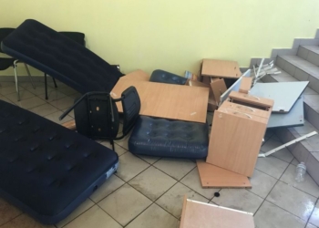 Погром в ТЦ Магелан в Киеве: Молодчики крушили мебель, охрана их поливала водой из пожарных рукавов