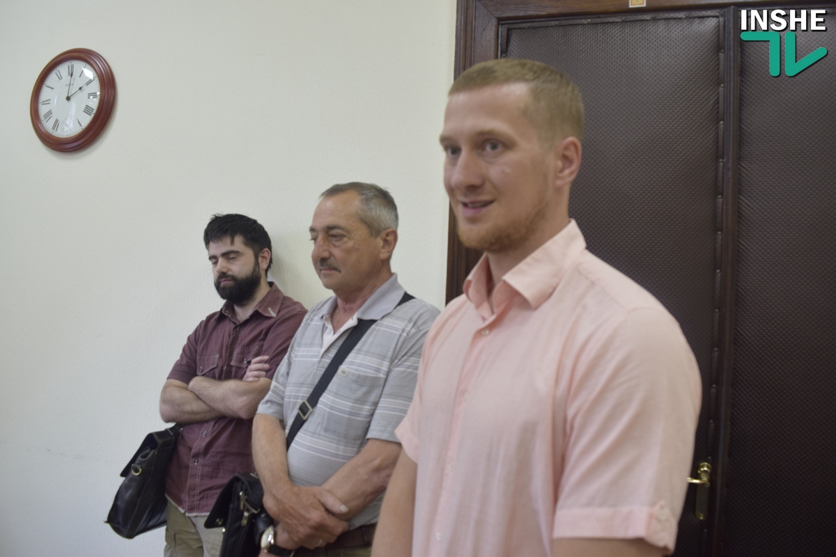 Рынку «Дзержинский» профильная комиссия снова не согласовала продление аренды, директор рынка поспорил с депутатами