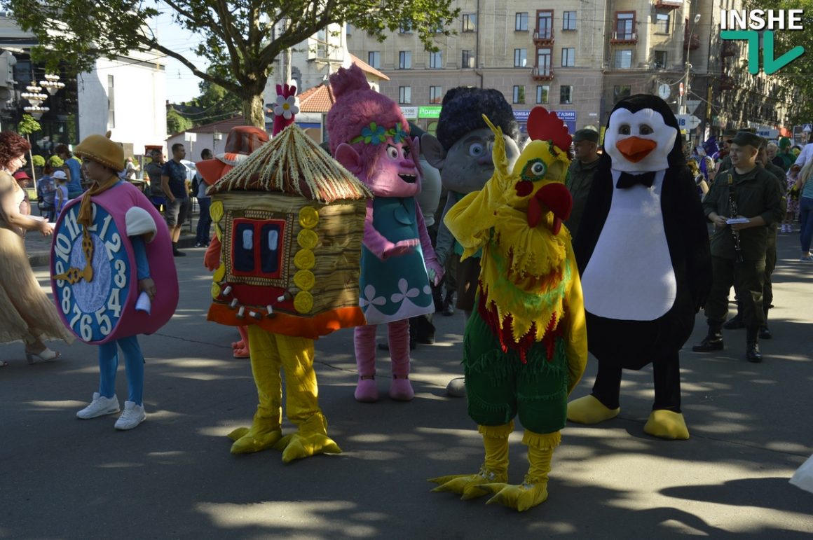 Всеукраинский фестиваль театров кукол начался с карнавального шествия в Николаеве 3