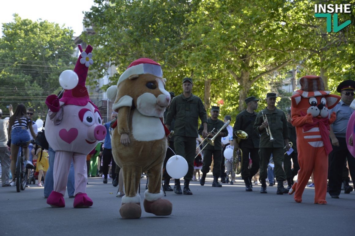 Всеукраинский фестиваль театров кукол начался с карнавального шествия в Николаеве 5