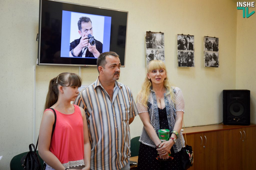Приятного просмотра! Николаевский журналист презентовал фотовыставку о… журналистах 19