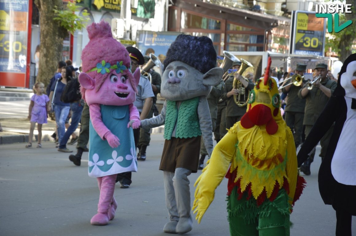 Всеукраинский фестиваль театров кукол начался с карнавального шествия в Николаеве 9