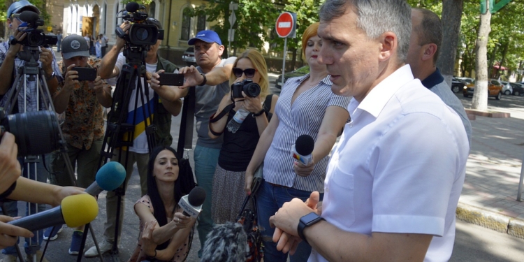 «Раньше генералы стрелялись…», – Сенкевич рекомендовал директору департамента ЖКХ Палько «спокойно» уйти