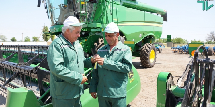 Урожай без битвы и с комфортом. «НИБУЛОН» купил 10 новейших комбайнов