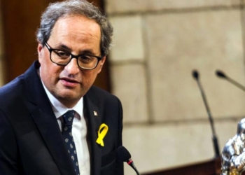 Премьер Каталонии хочет независимости, но предлагает премьеру Испании диалог