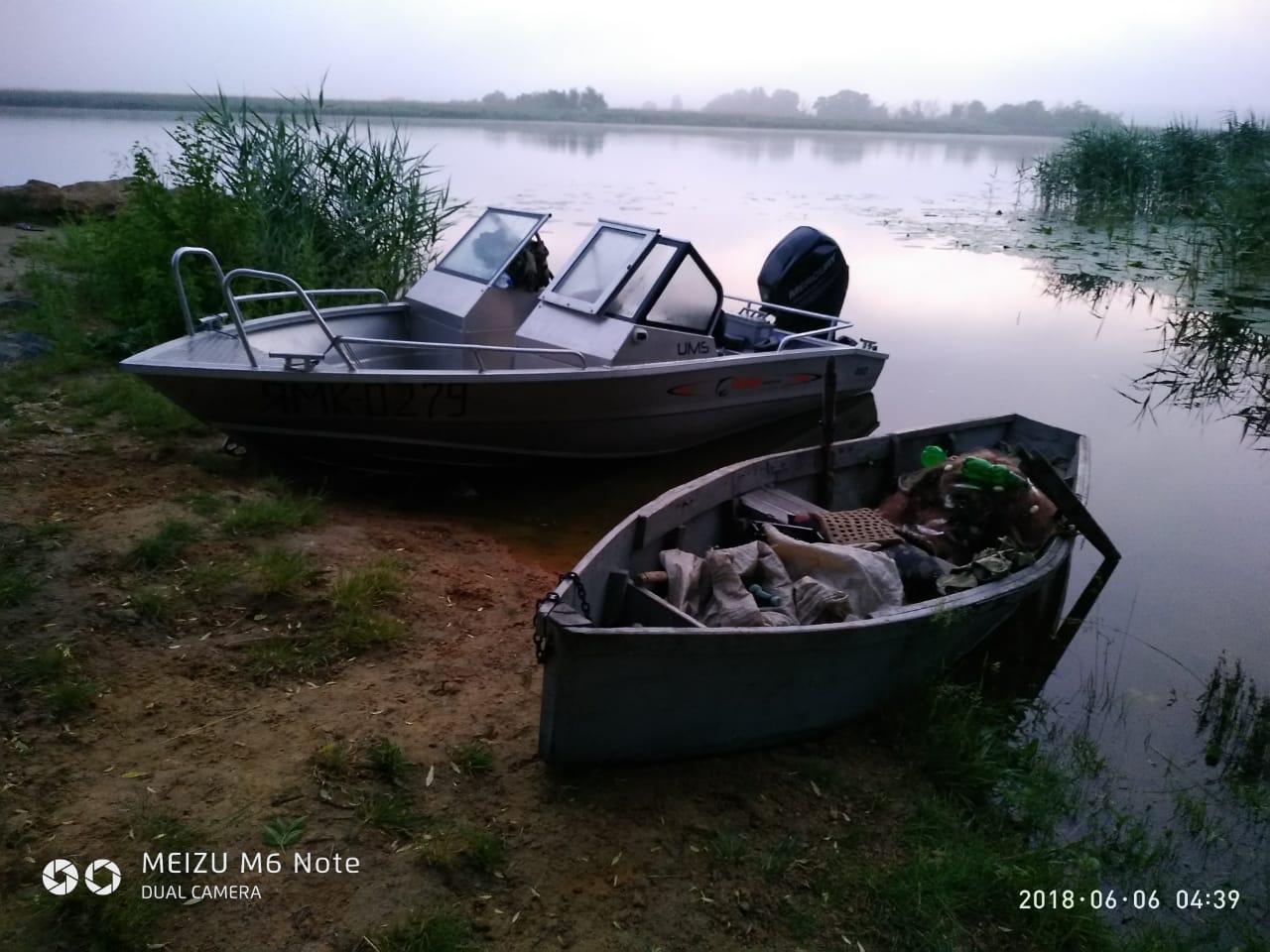 Николаевский рыбоохранный патруль задержал браконьеров с сетями и электроудкой