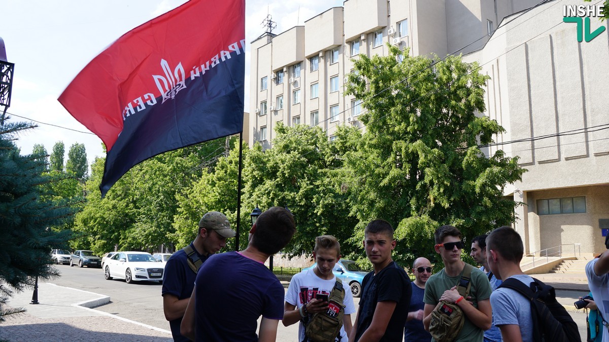 Николаевские радикалы после столкновений на киевском Марше равенства потребовали громкой отставки в Нацполиции