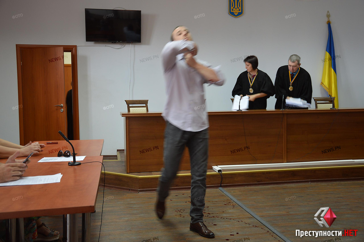 Рецидивист Богомятков порезал себе шею и руки в Апелляционном суде Николаевской области