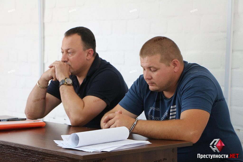 Суд выбрал меру пресечения двум полицейским-взяточникам из Баштанки 5