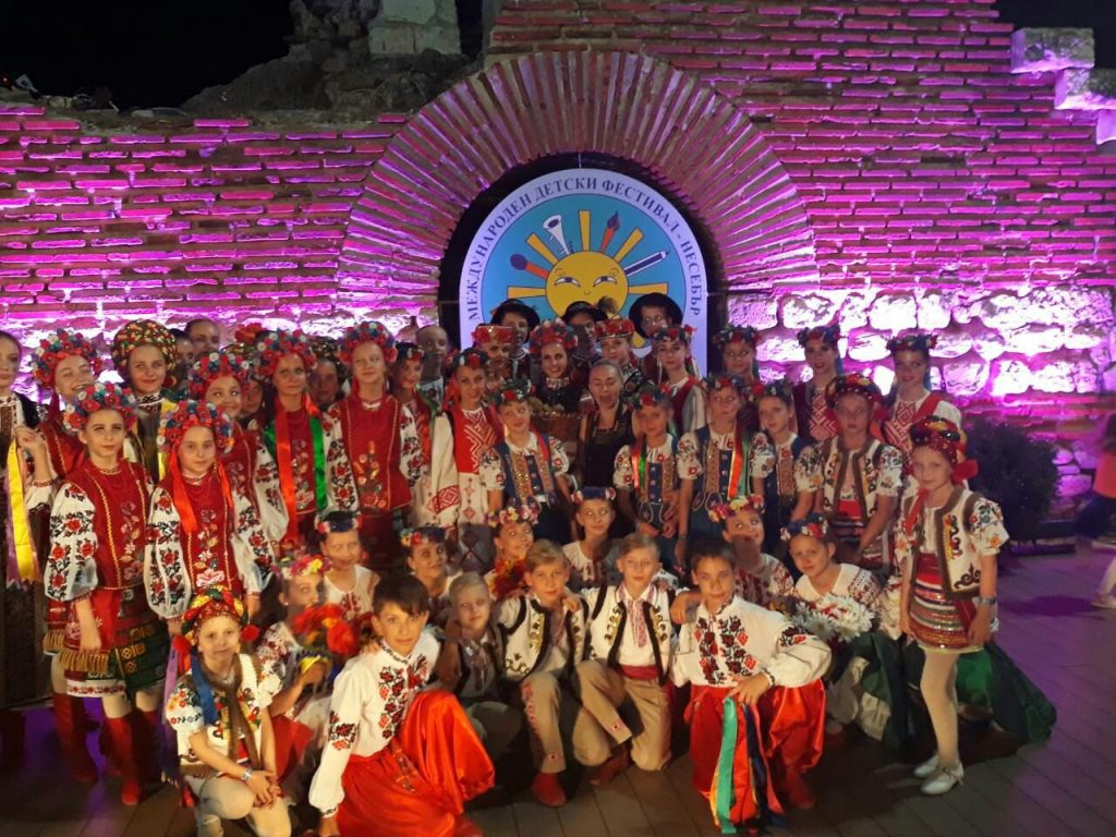 Южноукраинский коллектив «Квіти України» стал лучшим на фестивале в Болгарии 3