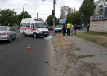 В Херсоне “скорая” насмерть сбила женщину на пешеходном переходе